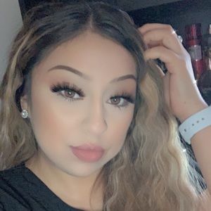 Meet your Posher, Victoria nicole